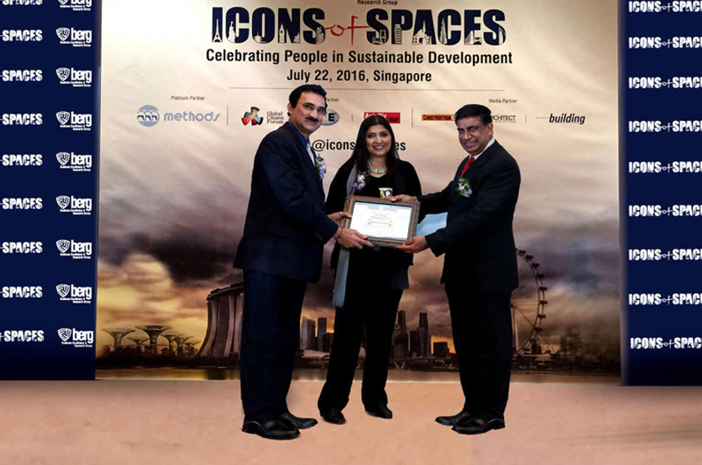 OSCAR & PONNI ARCHITECTS, CHENNAI BAGS 2 PRESTIGIOUS BERG's "ICONS OF SPACES" INTERNATIONAL AWARDS AT SINGAPORE FROM Dr T CHANDROO, CHAIRMAN & CEO