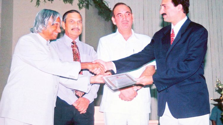 AR. Oscar Consessao Receiving the National Award for "Excellence in Built Environment" Awarded by his excellency President of India Dr.APJ.Abdul Kalam June 2004