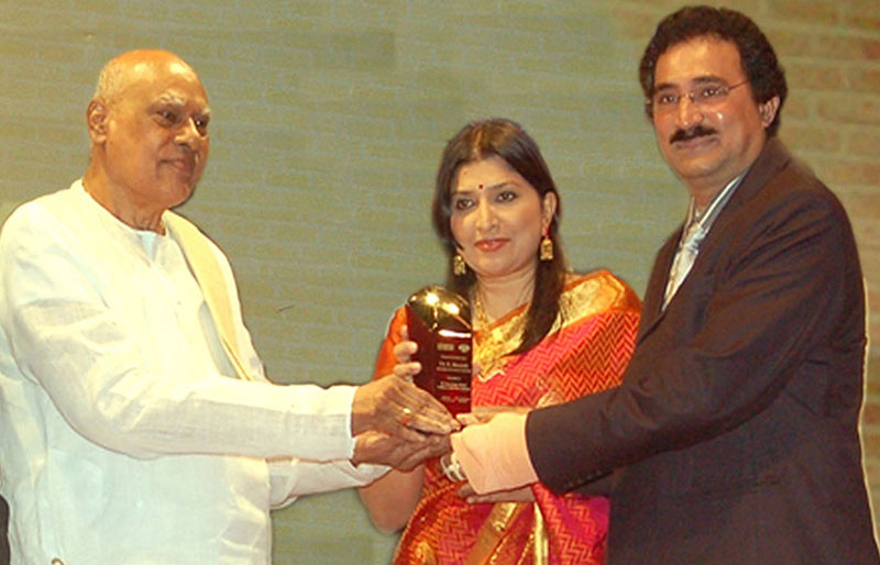 ARCHITECT Dr. PONNI M. CONCESSAO RECEIVING THE "CONSTRUCTION INDUSTRY AWARD 2012" FROM EXCELLENCY THE GOVERNOR OF TAMILNADU DR.K.ROSAIAH FOR EXCELLENCE IN PUBLIC WORK - ARCHITECTURE
