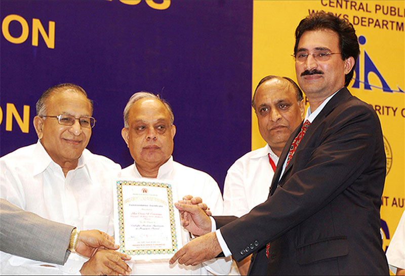 ARCHITECT Dr. OSCAR G. CONCESSAO RECEIVING THE NATIONAL LEVEL INDIAN BUILDING CONGRESS AWARD FOR "EXCELLENCE IN BUILT ENVIRONMENT 2009" FROM UNION MINISTER SHRI.JAIPAL REDDY